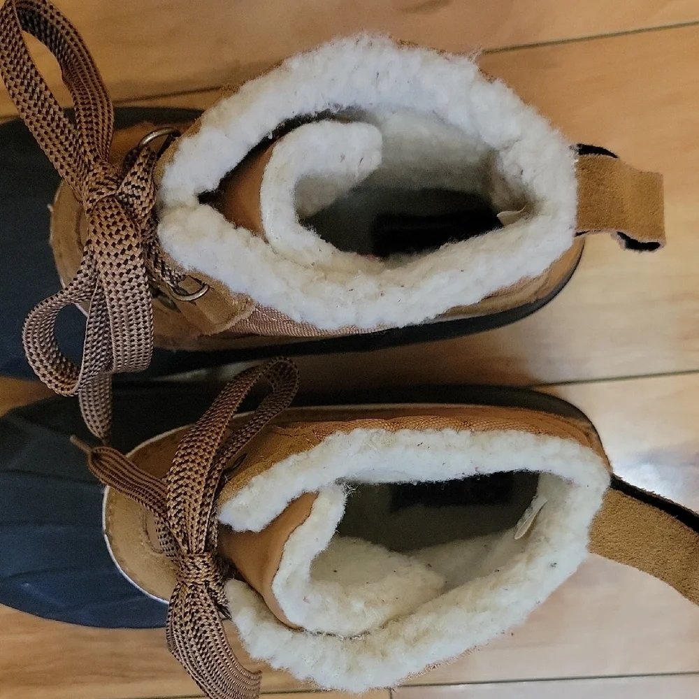 Khombu Size 9 Daisy Ankle Faux Fur-Lined Winter Duck Boots